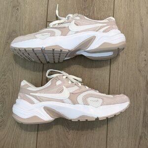 Nike Al8 platinum violet (new)